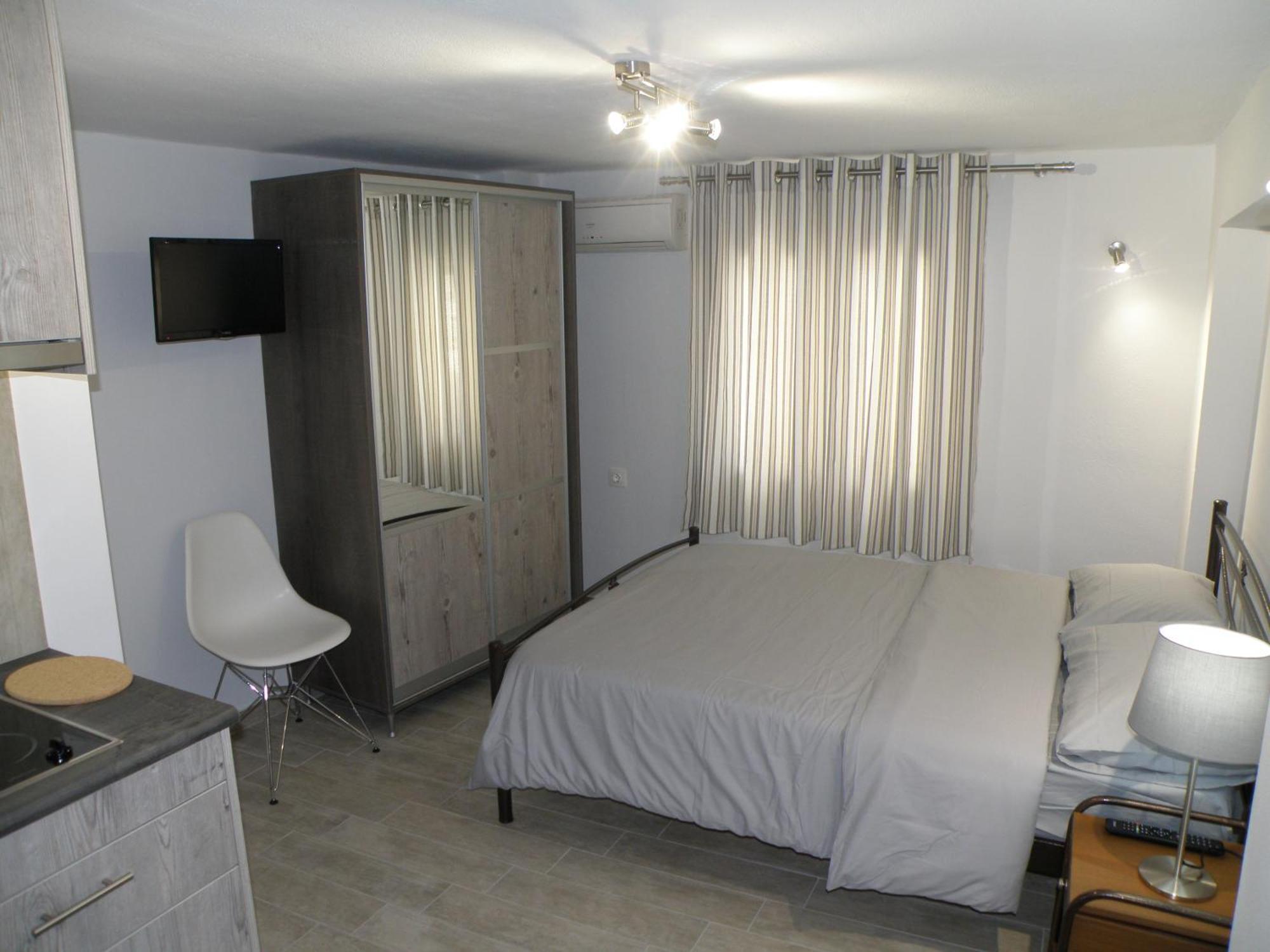 Talos Apartments And Studios Heraklion  Exterior photo