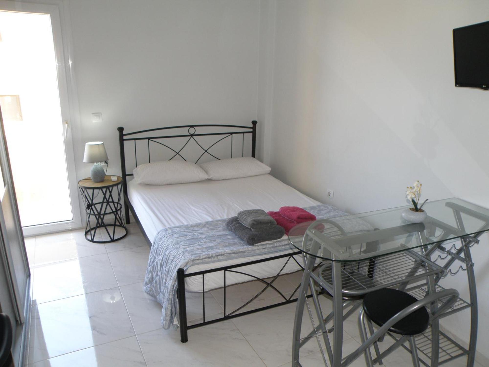 Talos Apartments And Studios Heraklion  Exterior photo